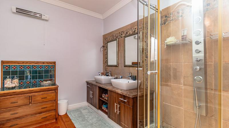 5 Bedroom Property for Sale in Southern Cross Western Cape